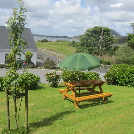 Daire Montbretia At Connemara Letterfrack